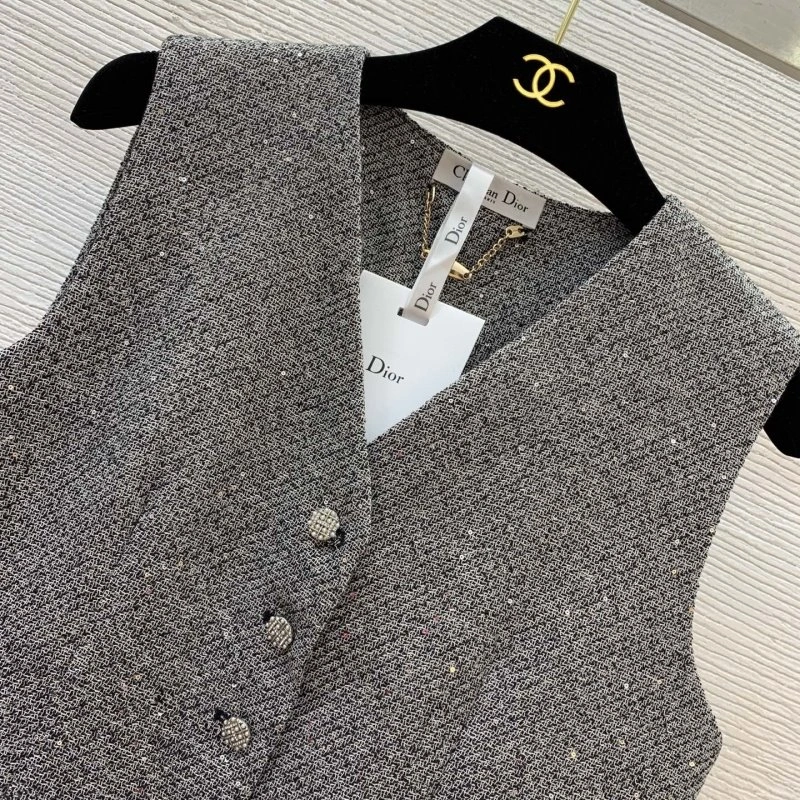 Seasonal Chanel Long Suits 108163