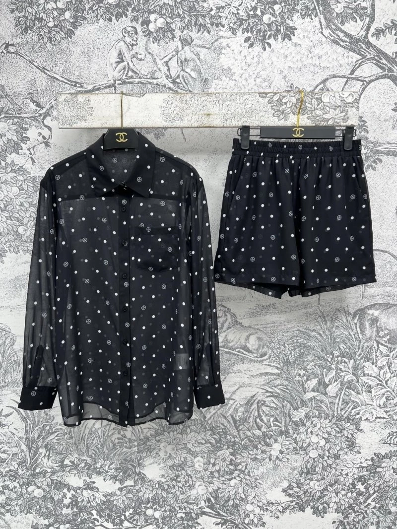 Lightweight Chanel Long Suits 108159