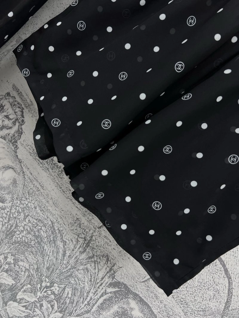 Lightweight Chanel Long Suits 108159