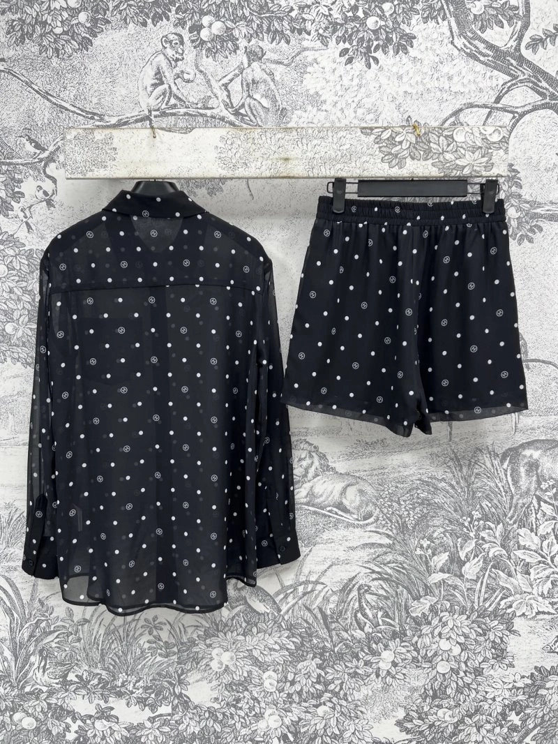 Lightweight Chanel Long Suits 108159
