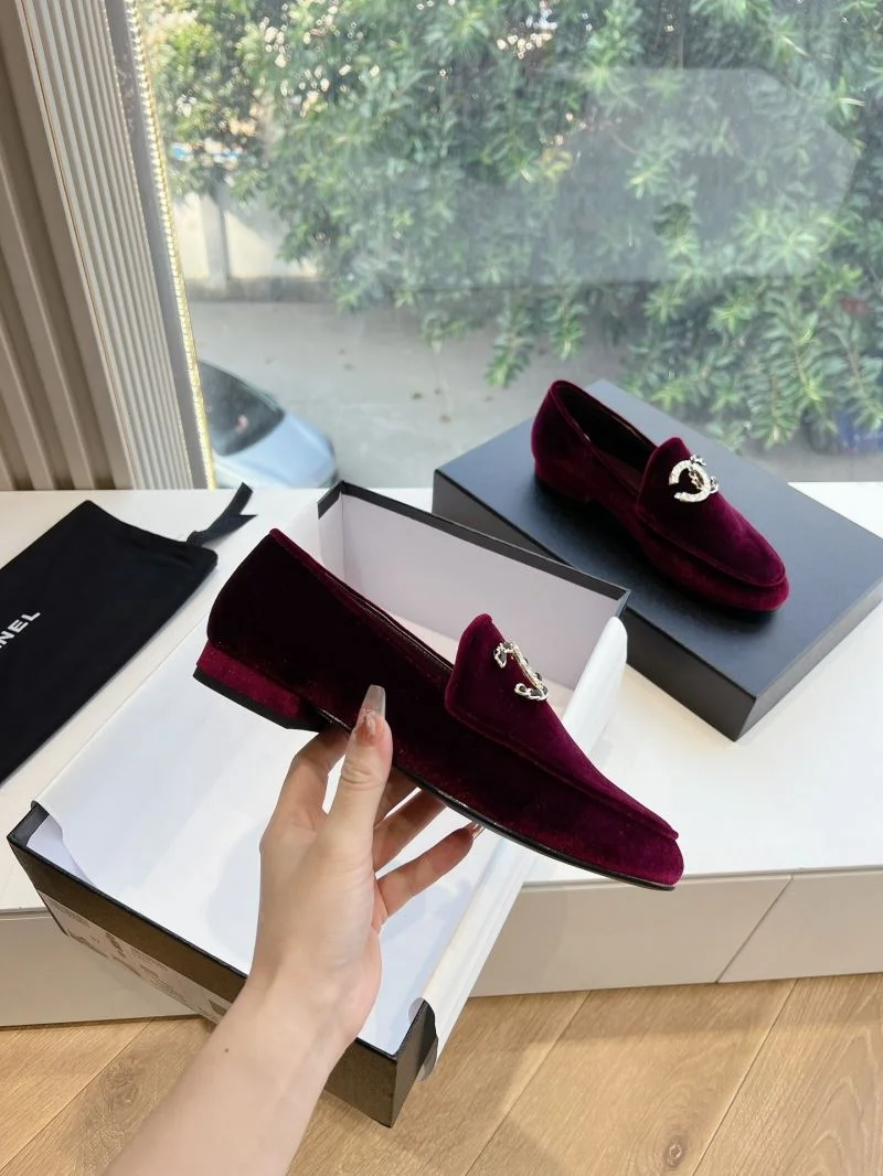 Chanel Low Shoes Sleek 18471