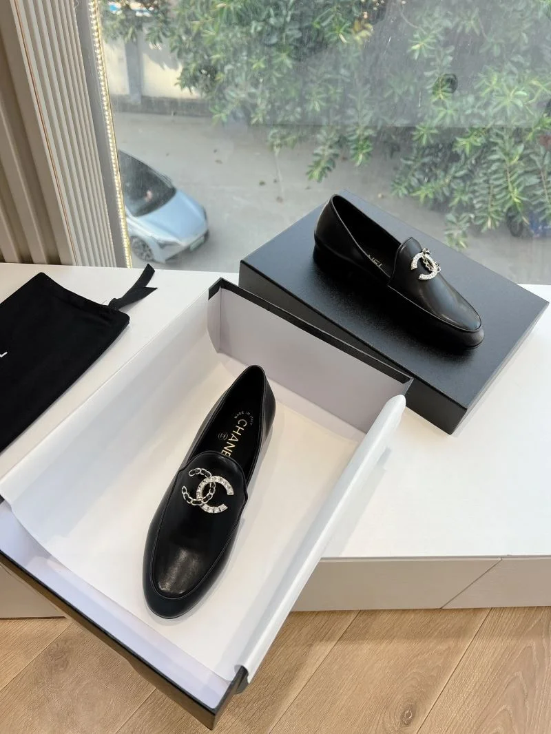 Comfortable Chanel Low Shoes 18469