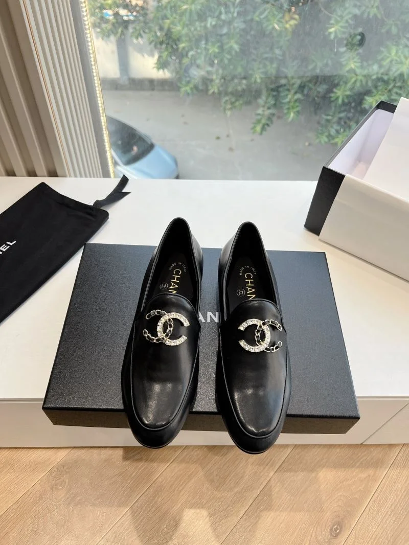 Comfortable Chanel Low Shoes 18469