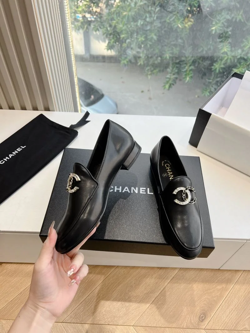 Comfortable Chanel Low Shoes 18469