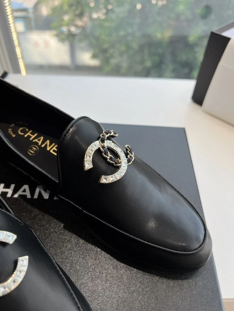Comfortable Chanel Low Shoes 18469