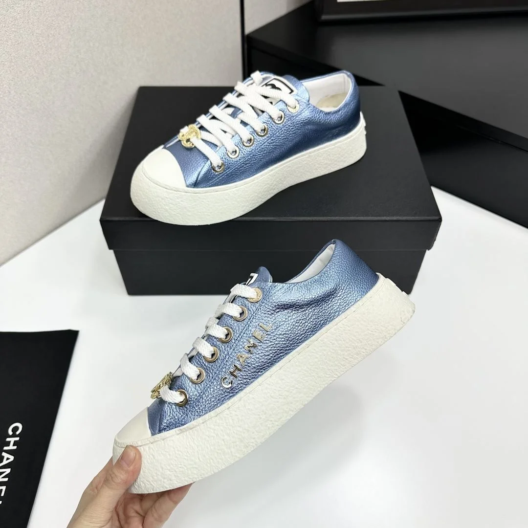 Sophisticated Chanel Low Shoes 18487