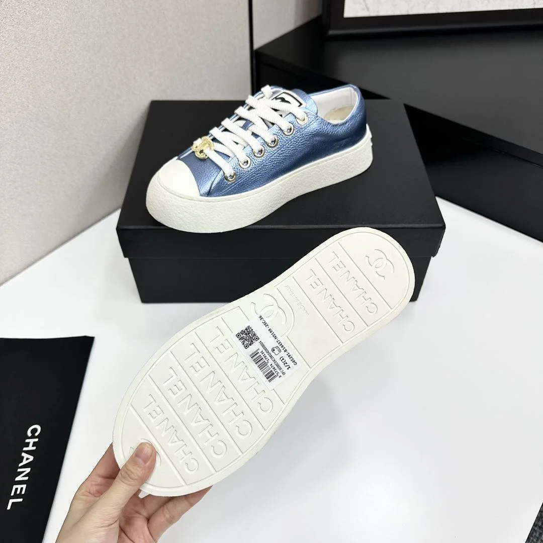 Sophisticated Chanel Low Shoes 18487