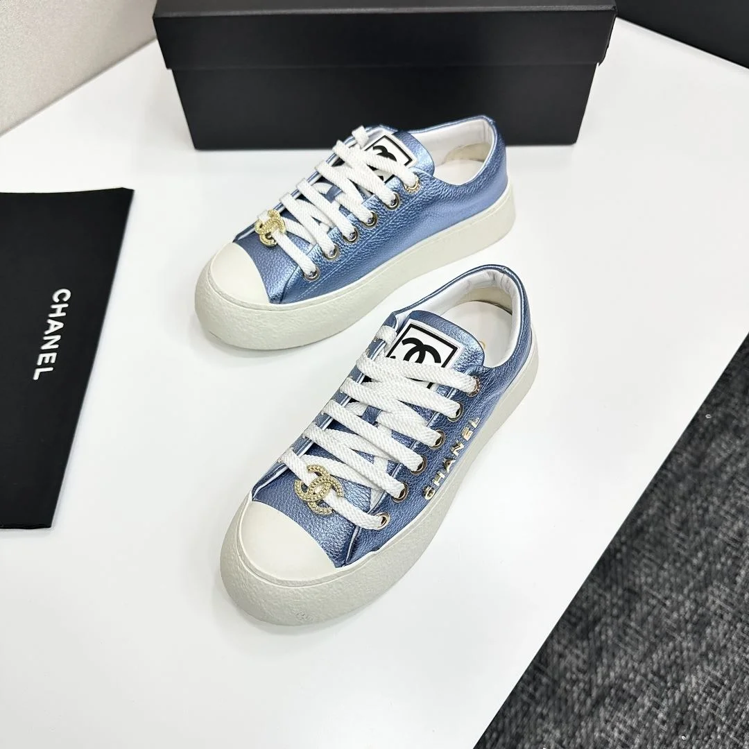 Sophisticated Chanel Low Shoes 18487