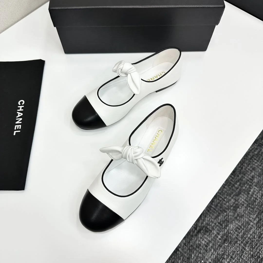 Chanel Low Shoes Contemporary 18466
