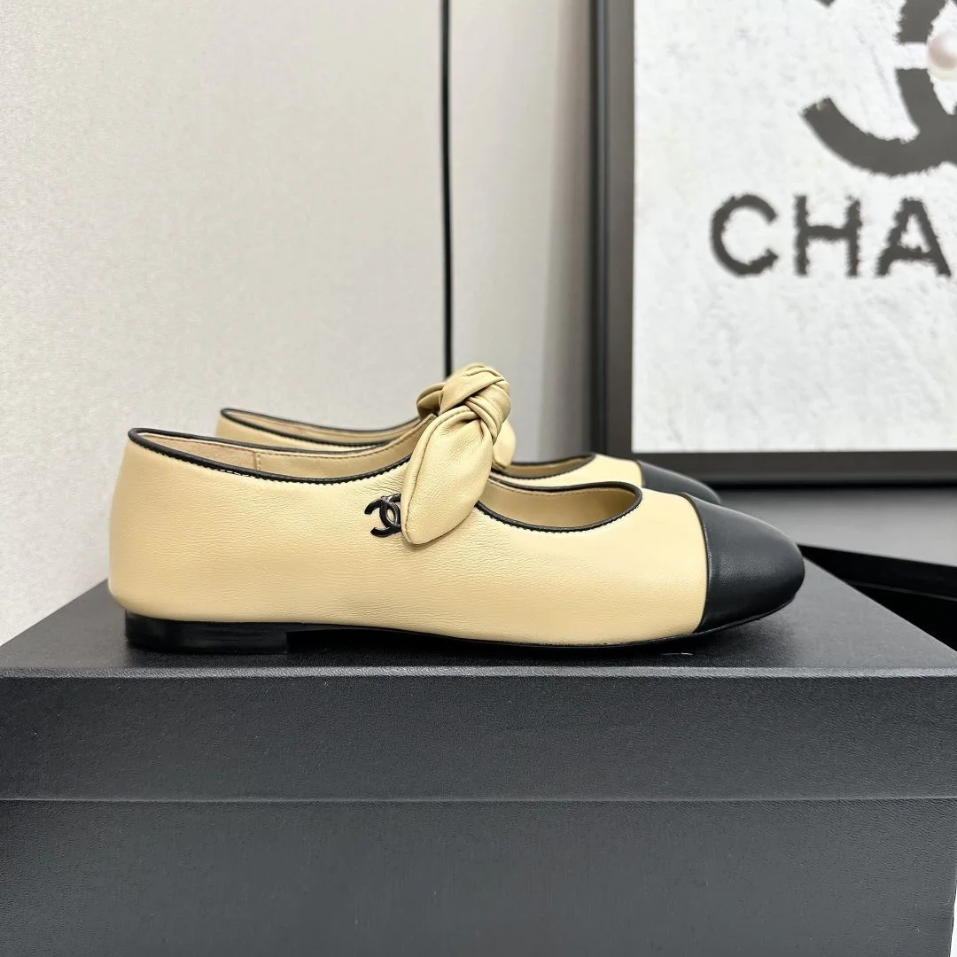 Chanel Low Shoes EyeCatching 18517