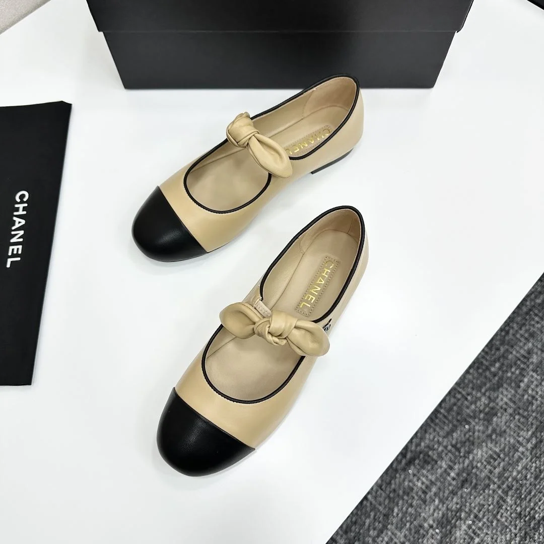 Chanel Low Shoes EyeCatching 18517