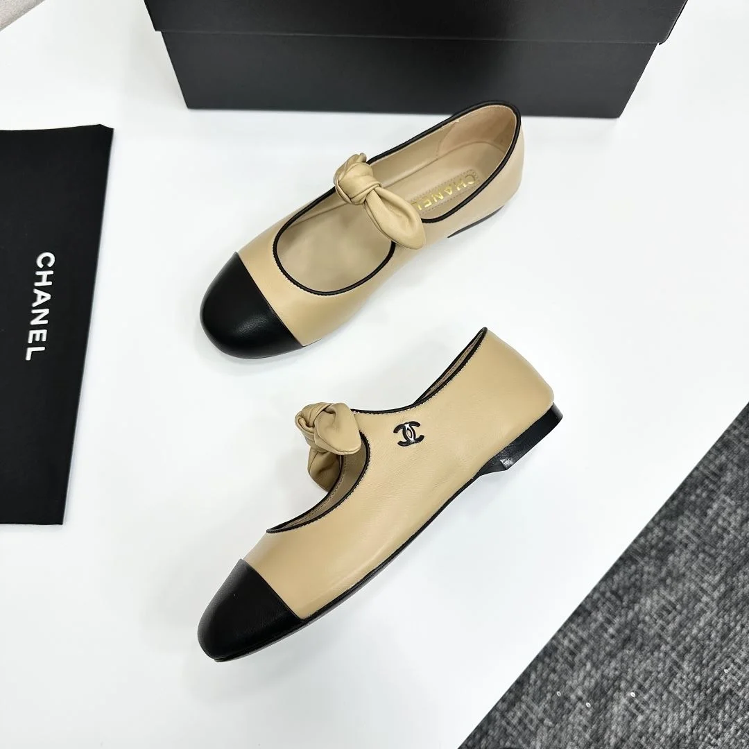 Chanel Low Shoes EyeCatching 18517