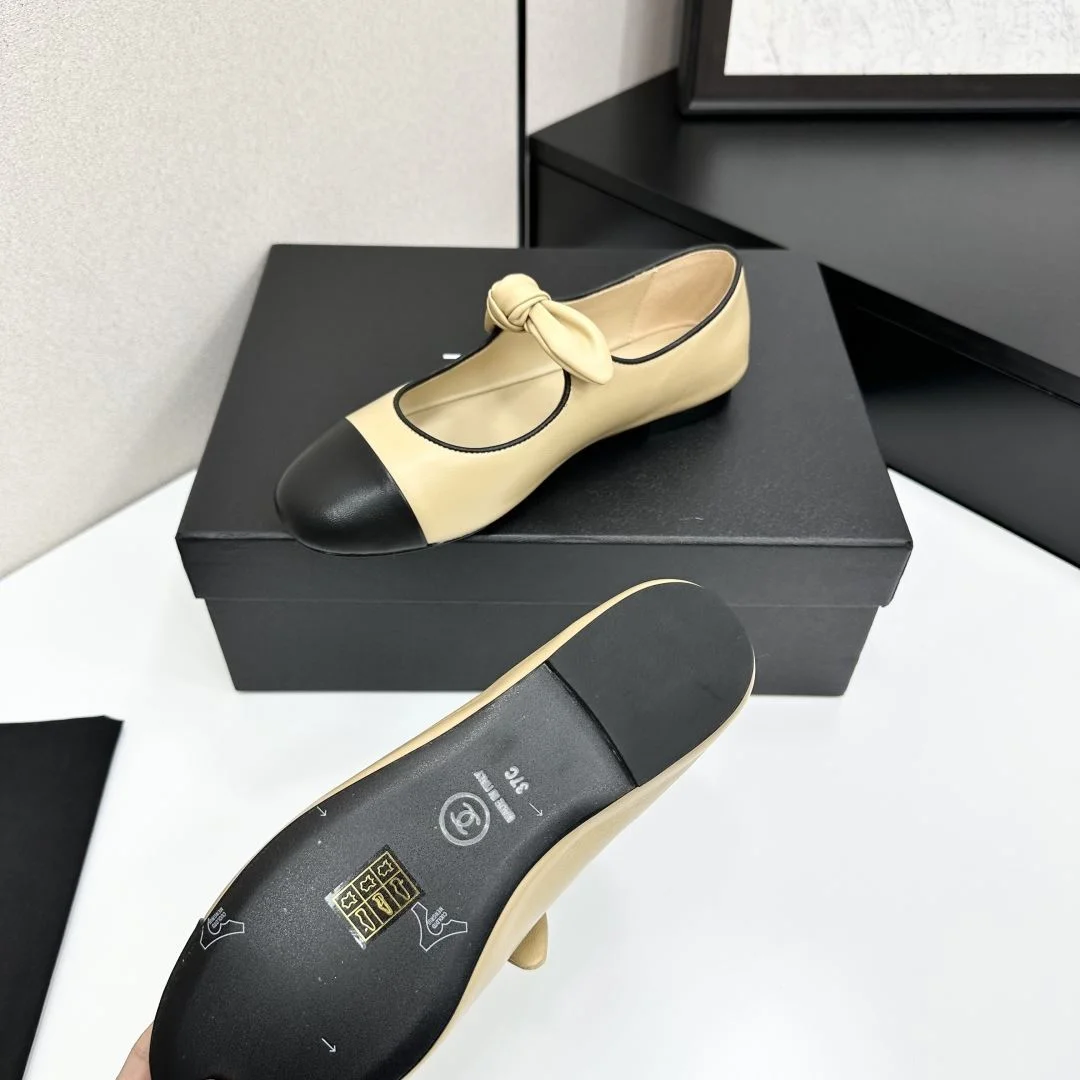 Chanel Low Shoes EyeCatching 18517