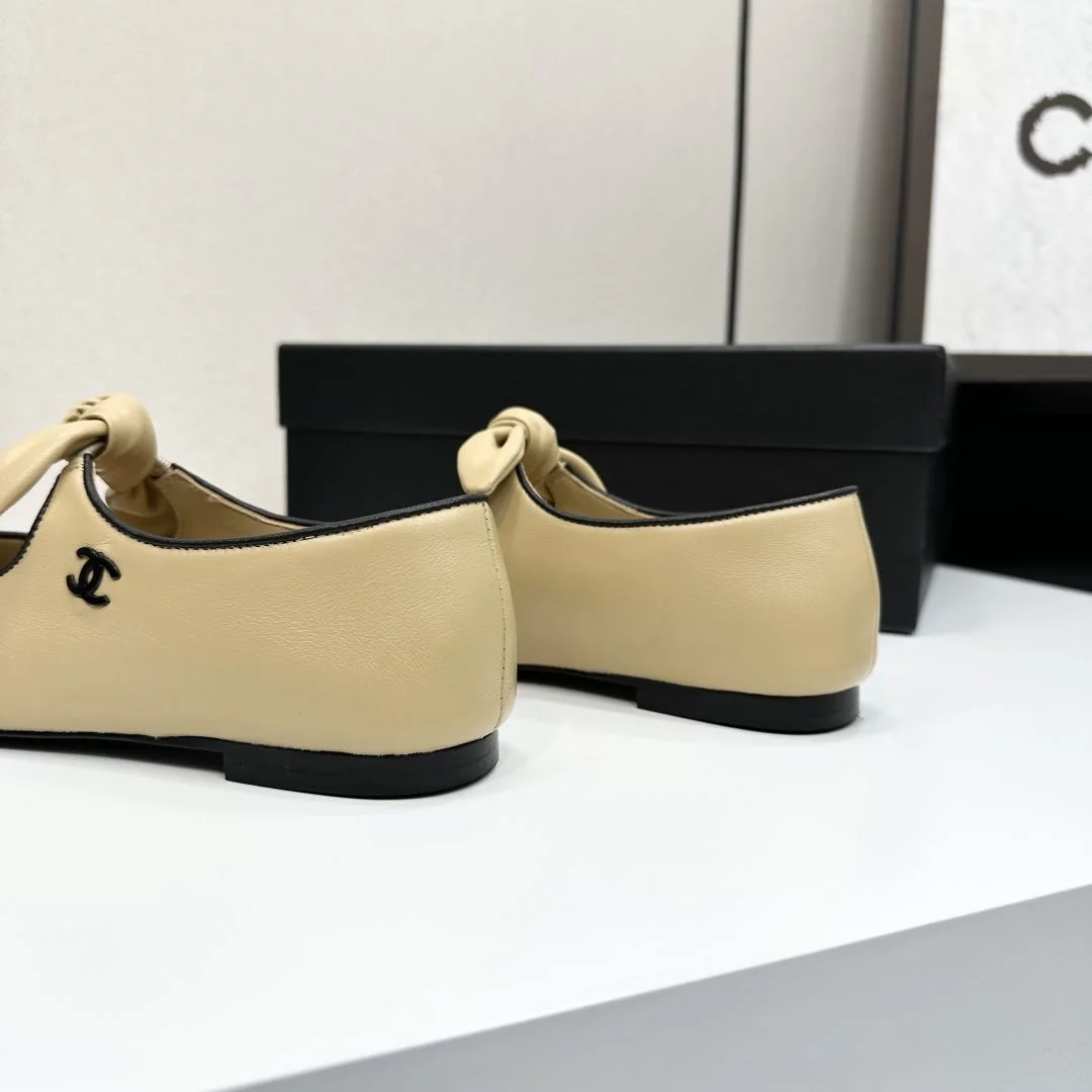 Chanel Low Shoes EyeCatching 18517