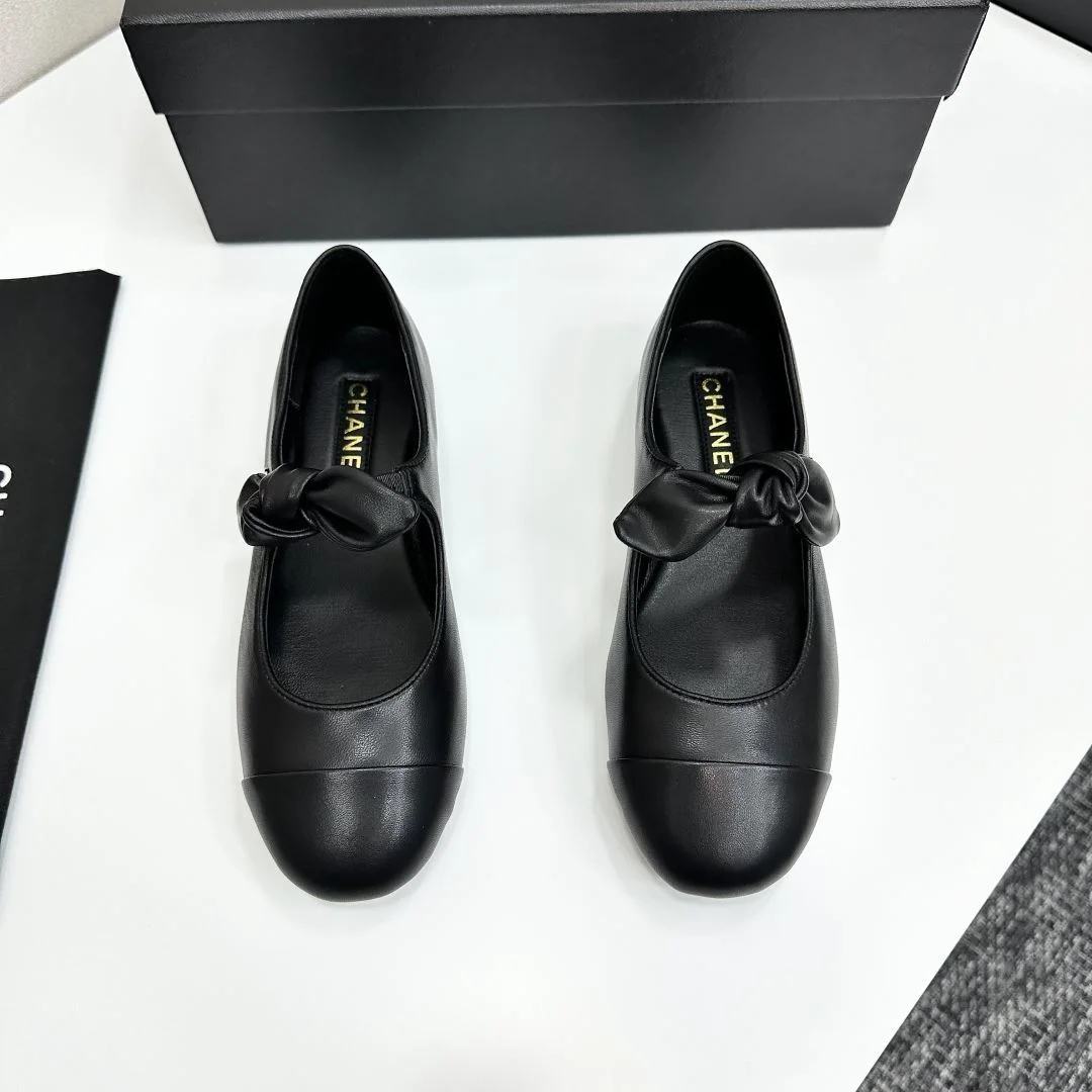 Chanel Low Shoes Snug 18489