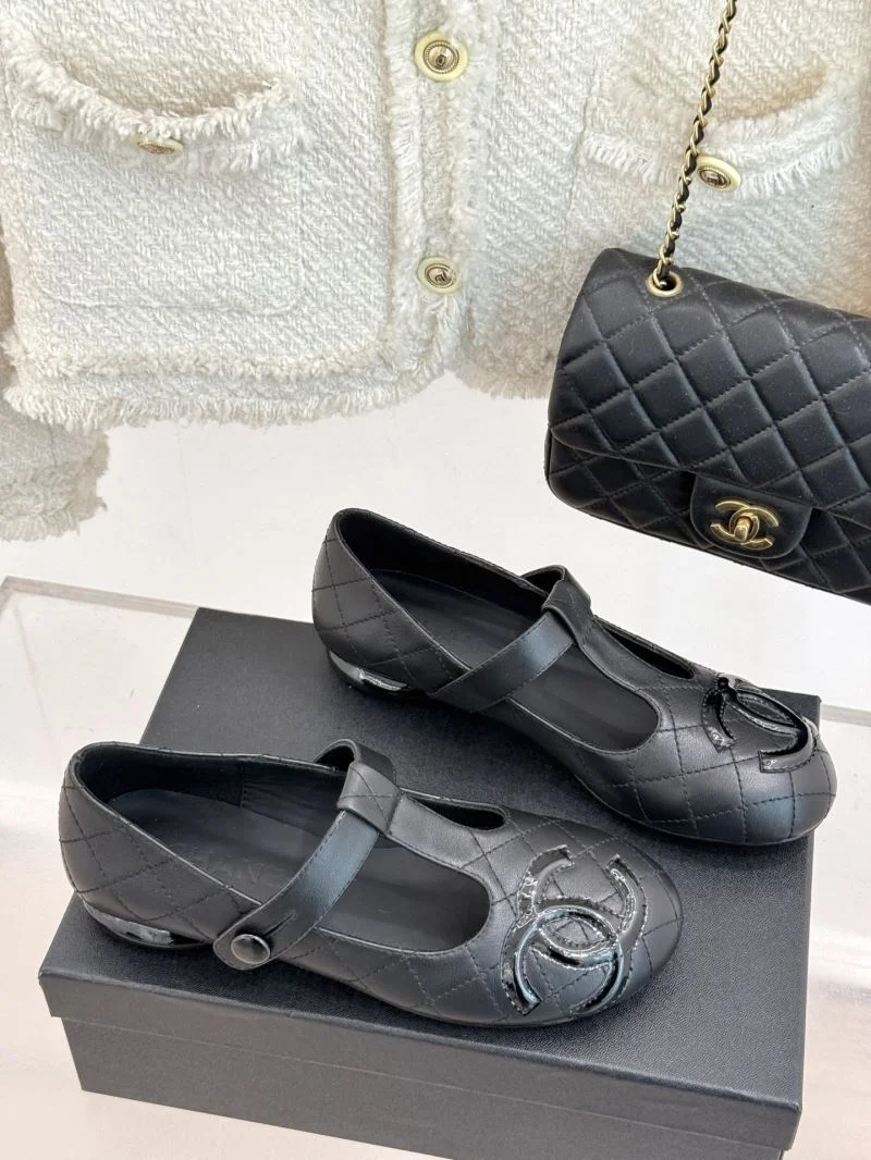 Chanel Low Shoes Flexible 20344