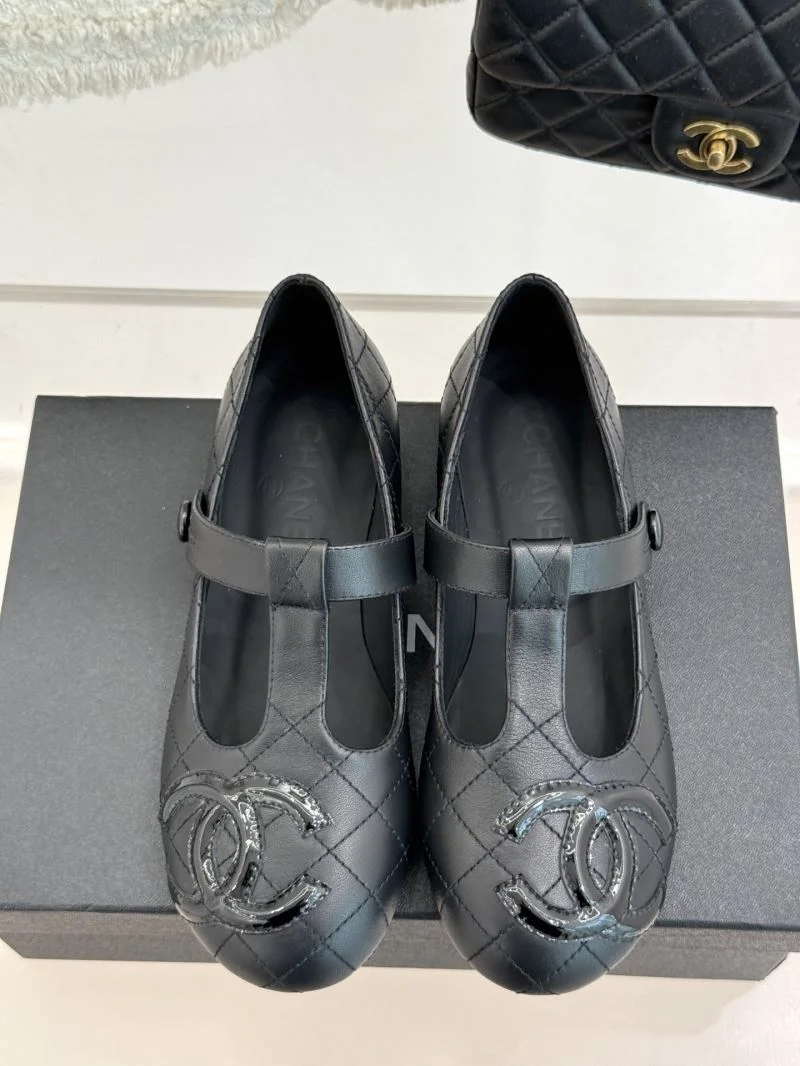 Chanel Low Shoes Flexible 20344