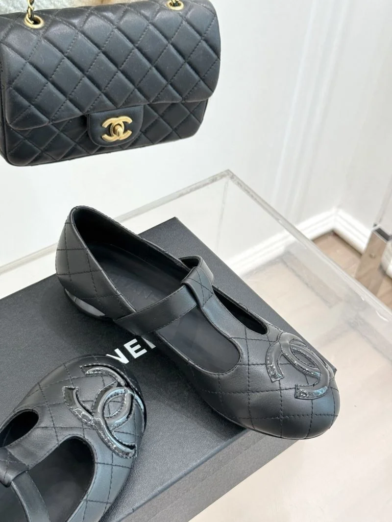 Chanel Low Shoes Flexible 20344