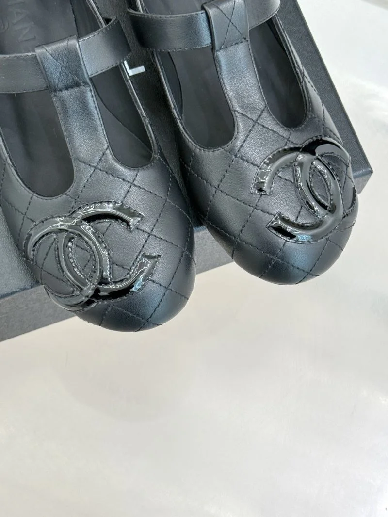 Chanel Low Shoes Flexible 20344