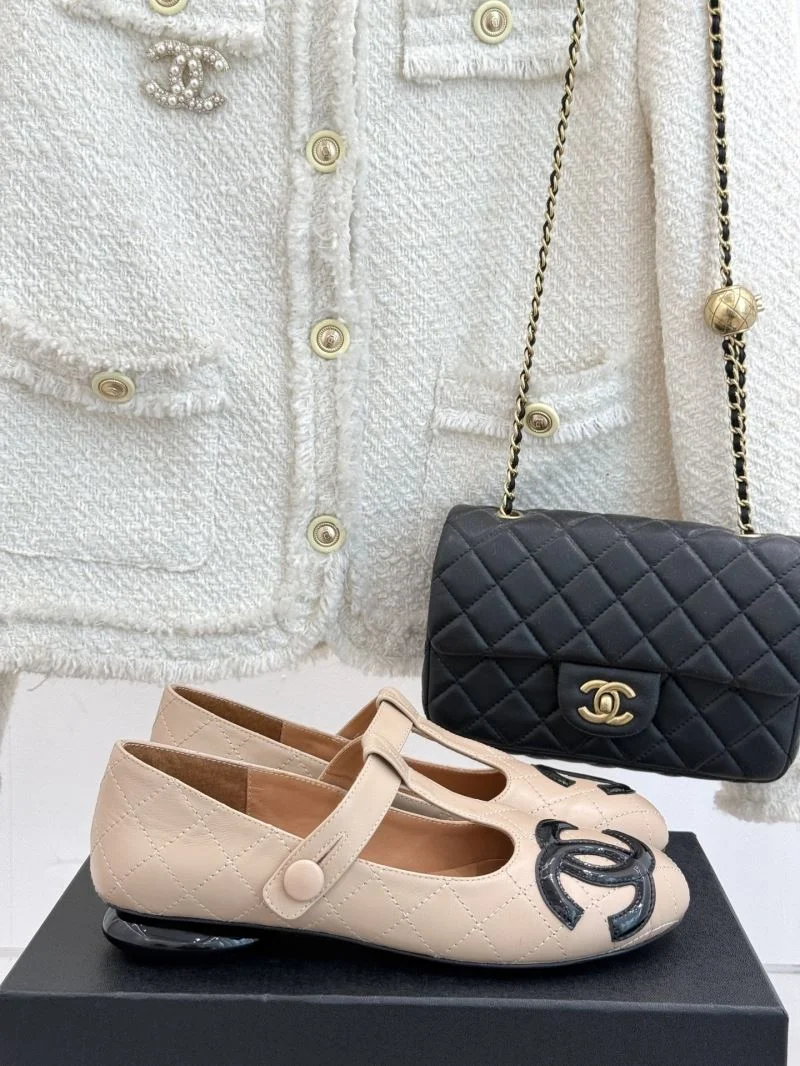 Modern Chanel Low Shoes 20327