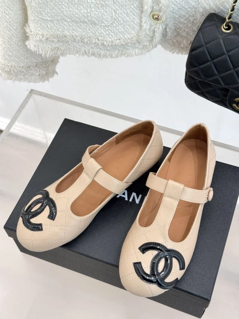 Modern Chanel Low Shoes 20327