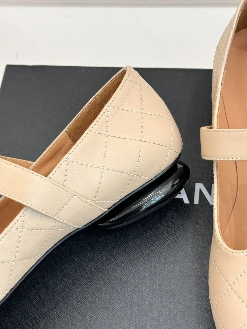 Modern Chanel Low Shoes 20327