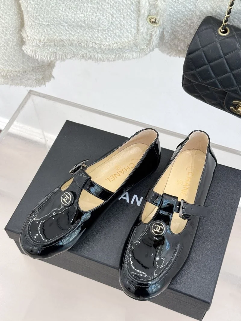 Chanel Low Shoes TravelReady 20313