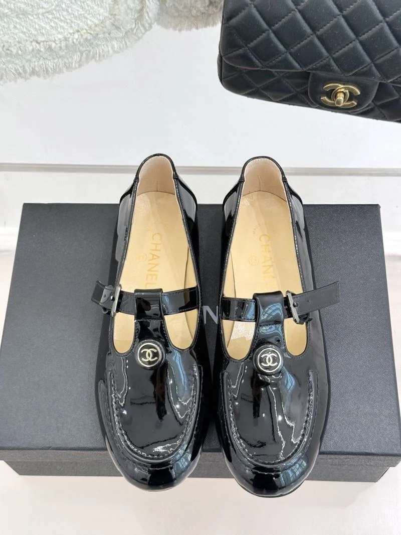Chanel Low Shoes TravelReady 20313