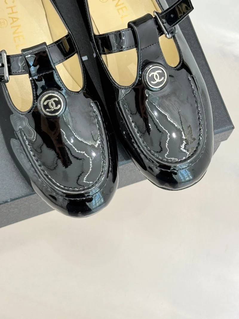 Chanel Low Shoes TravelReady 20313