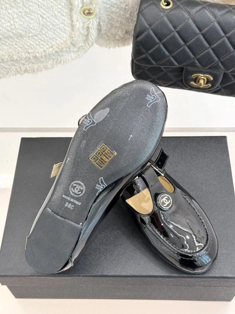 Chanel Low Shoes TravelReady 20313