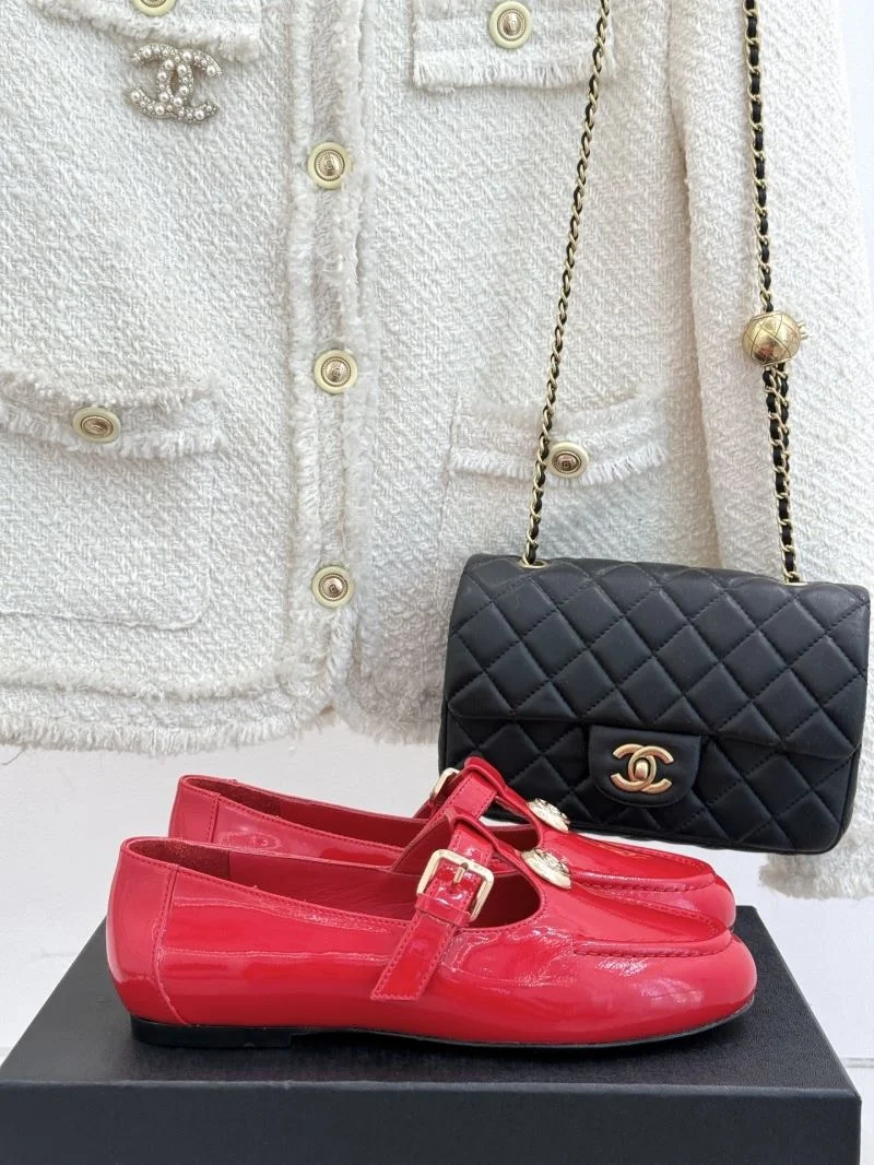 Snug Chanel Low Shoes 20317