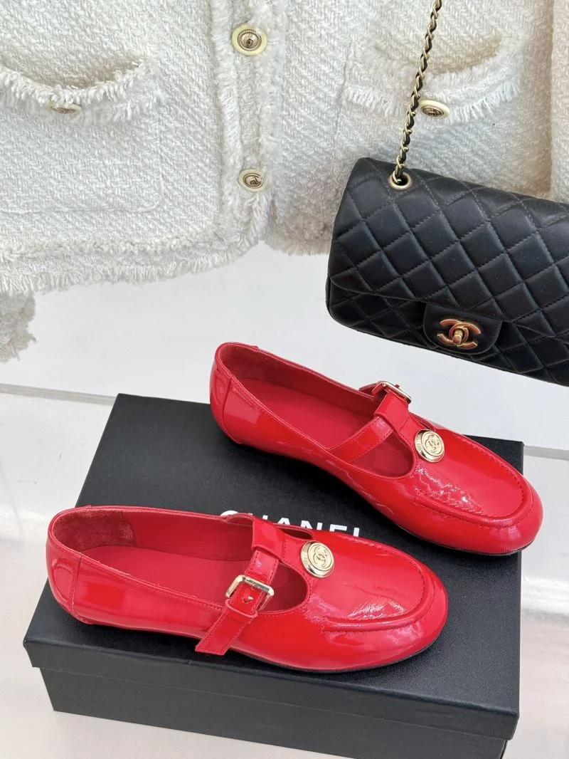 Snug Chanel Low Shoes 20317