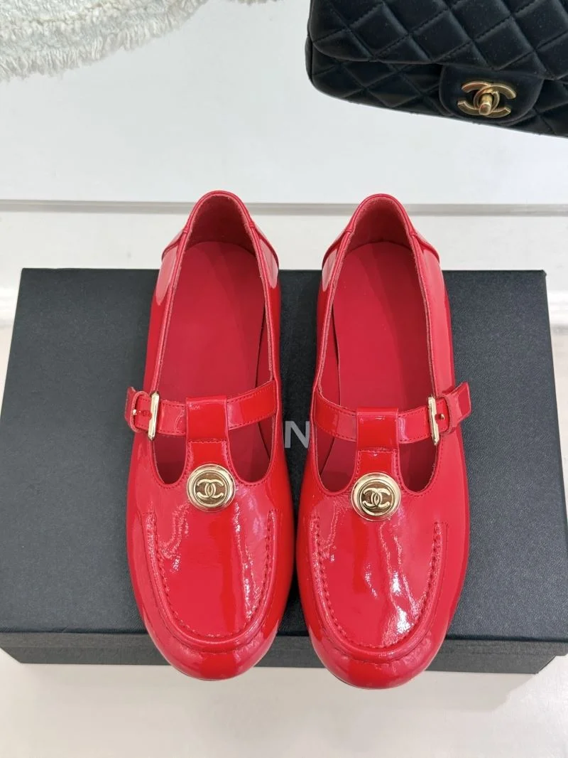 Snug Chanel Low Shoes 20317