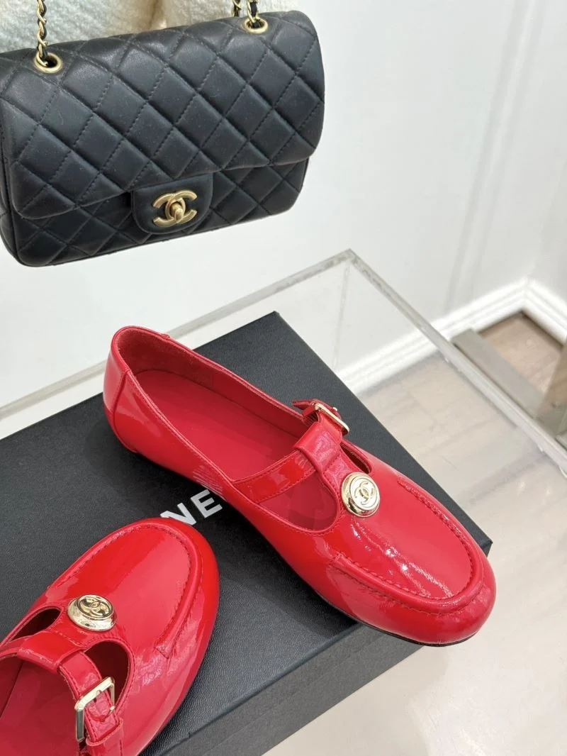 Snug Chanel Low Shoes 20317