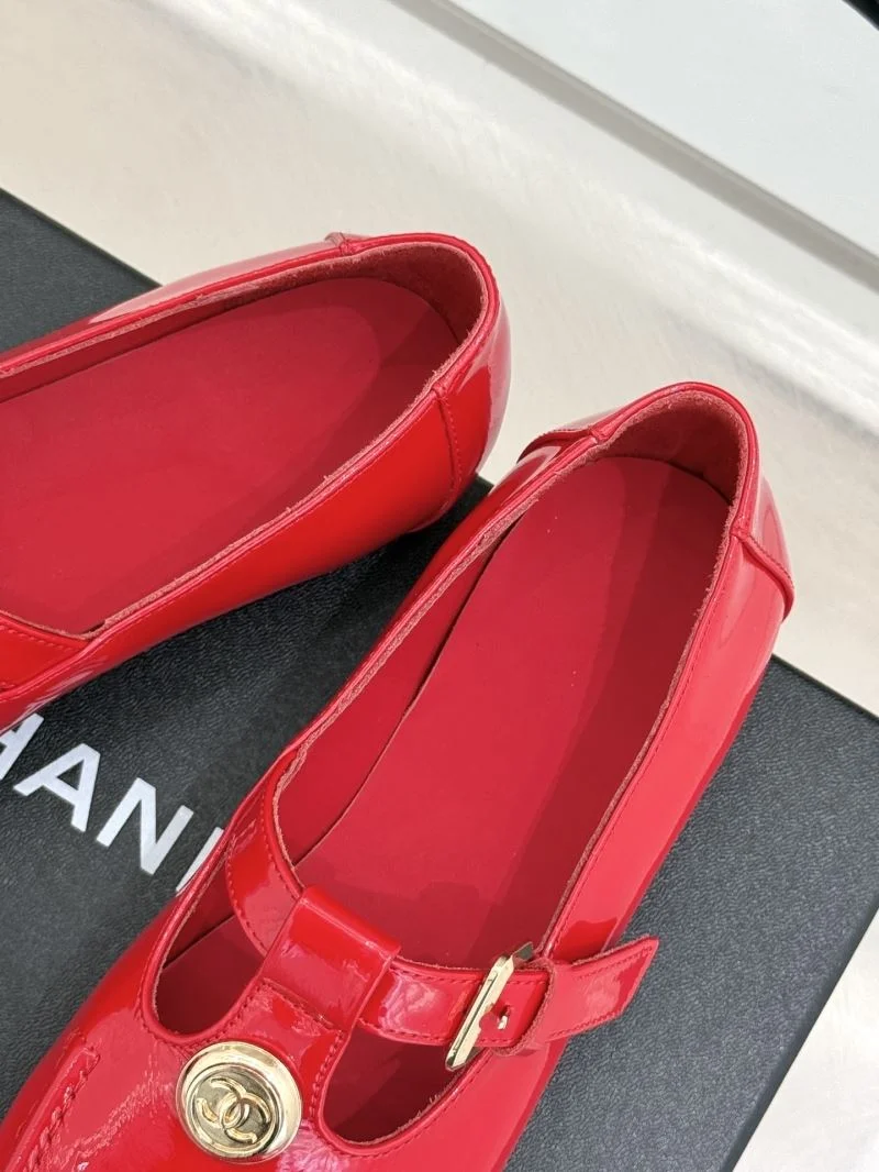 Snug Chanel Low Shoes 20317