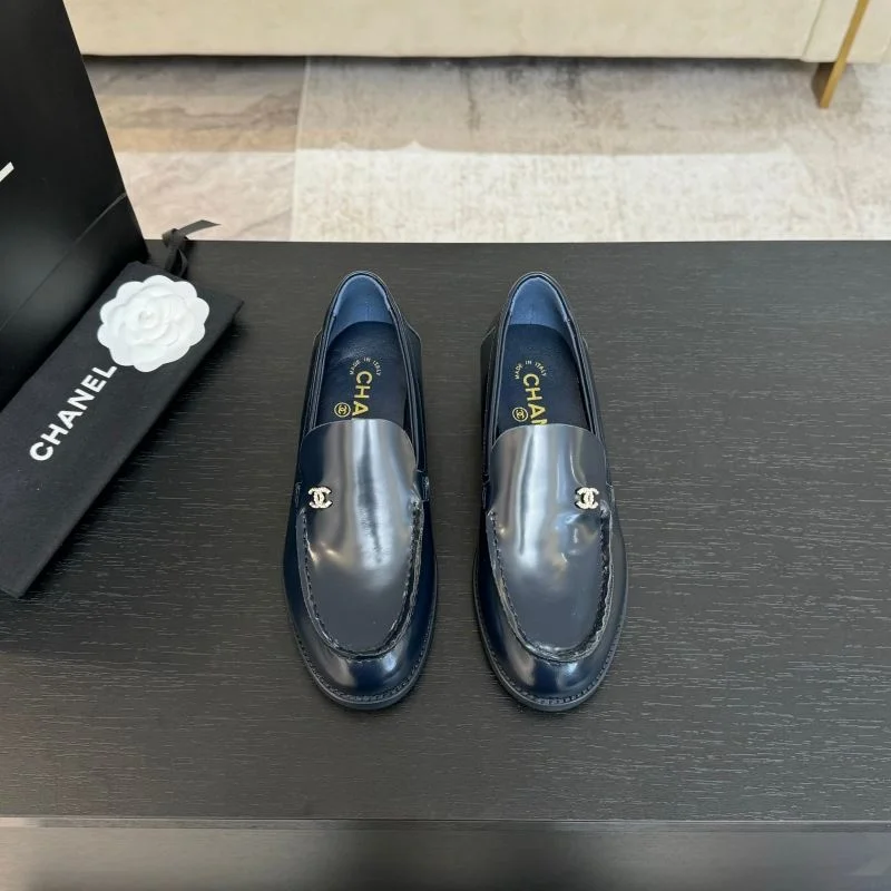 Elegant Chanel Low Shoes 20305
