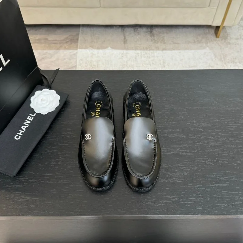Practical Chanel Low Shoes 20309