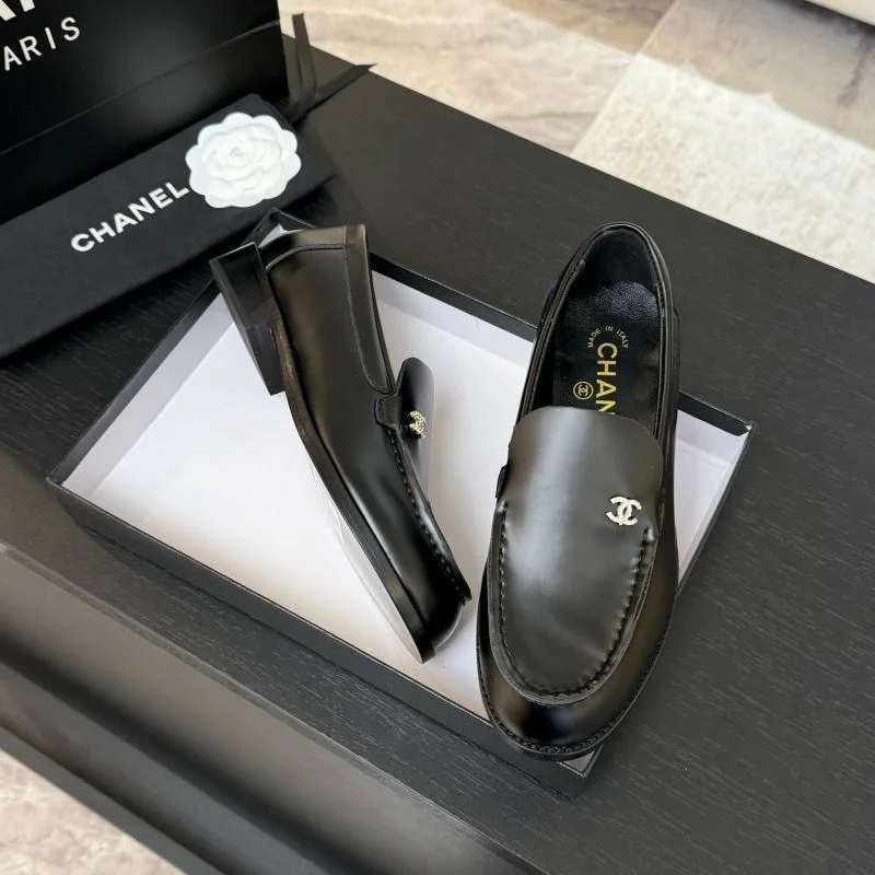 Practical Chanel Low Shoes 20309