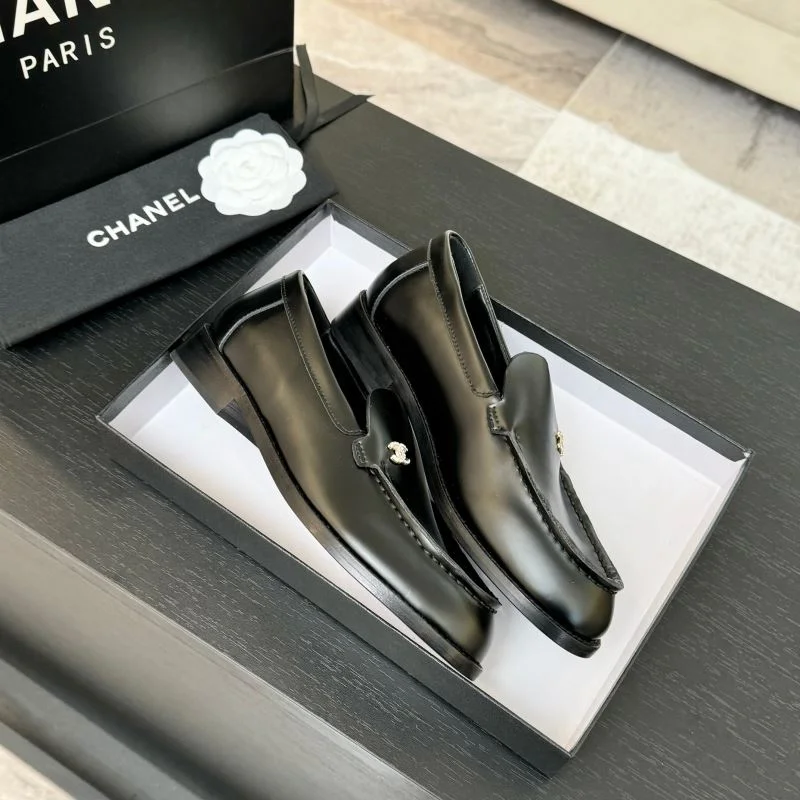Practical Chanel Low Shoes 20309
