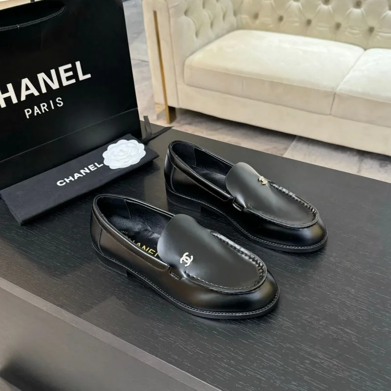 Practical Chanel Low Shoes 20309