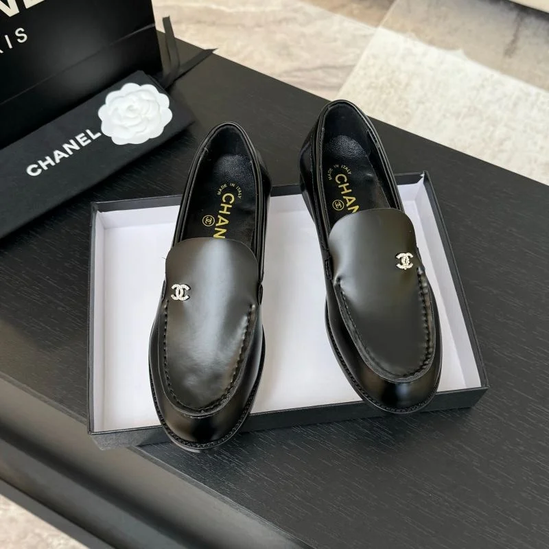 Practical Chanel Low Shoes 20309