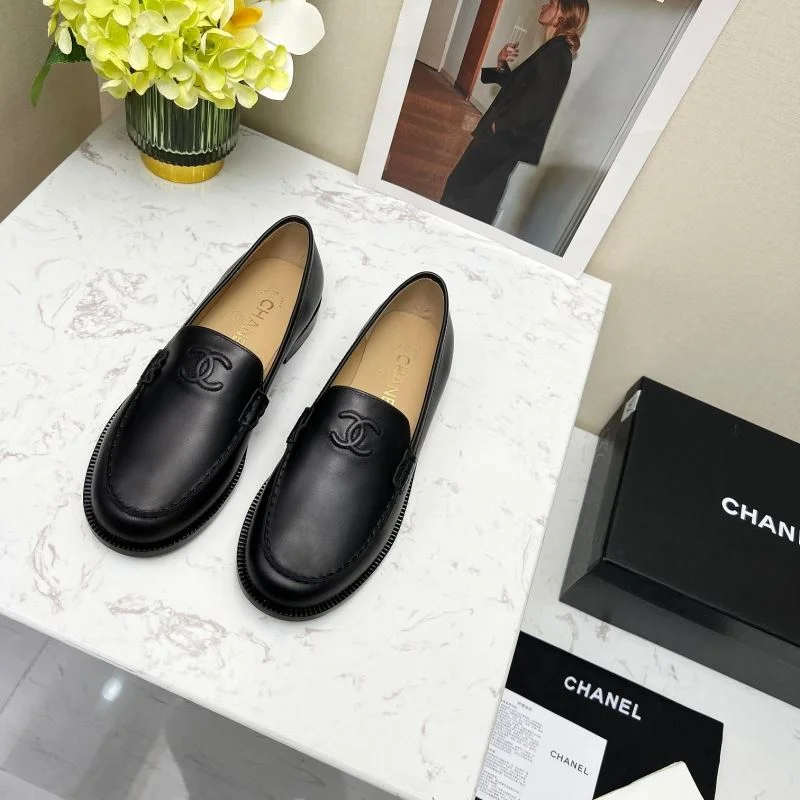 Chanel Low Shoes Lightweight 20301