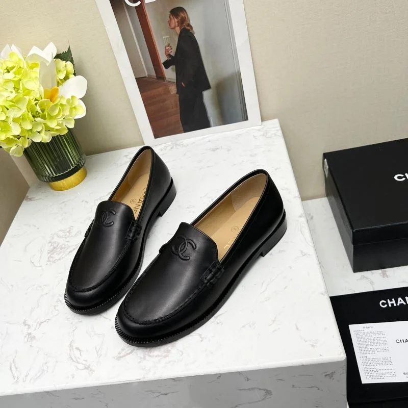 Chanel Low Shoes Lightweight 20301