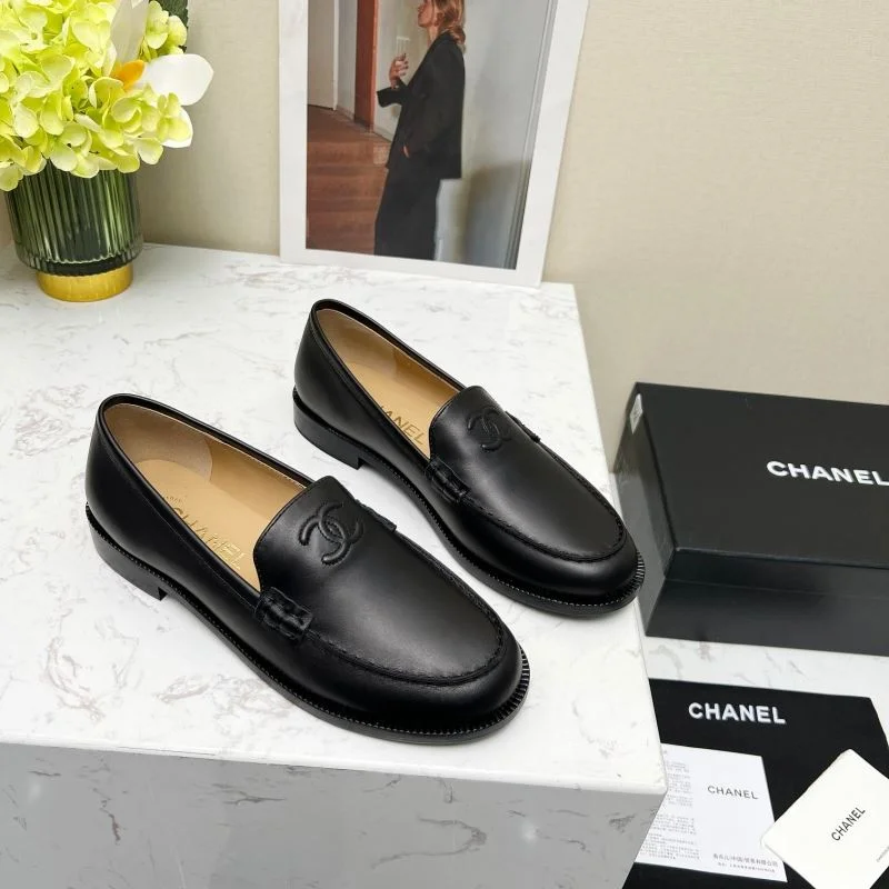 Chanel Low Shoes Lightweight 20301