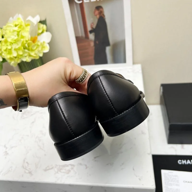 Chanel Low Shoes Lightweight 20301