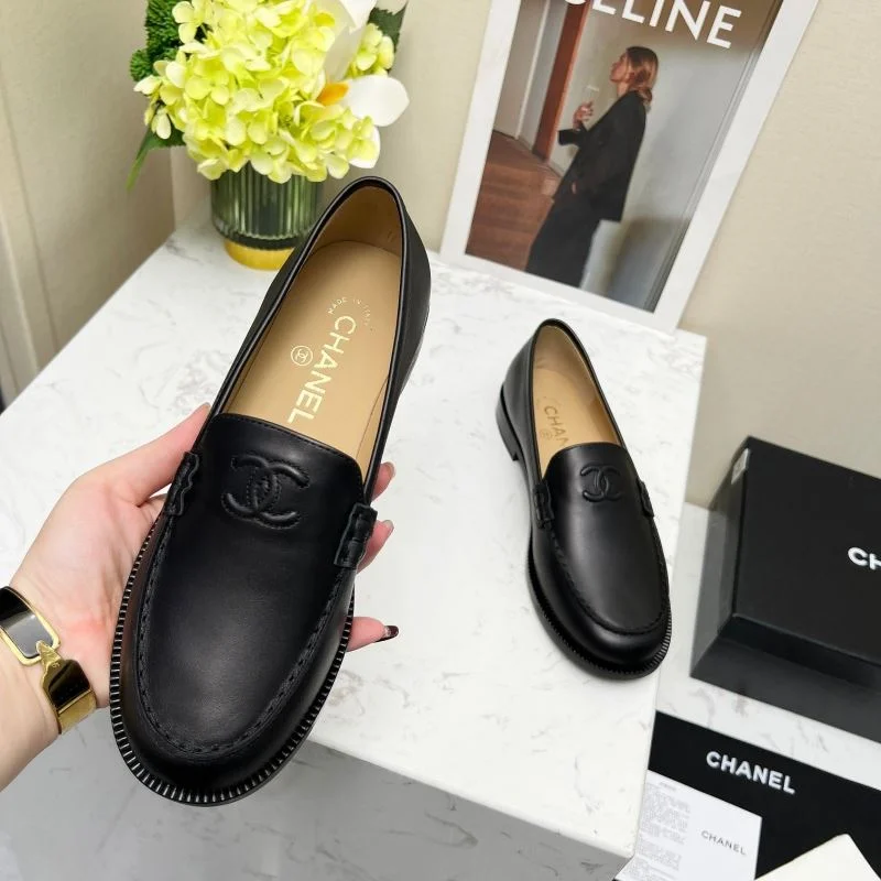 Chanel Low Shoes Lightweight 20301