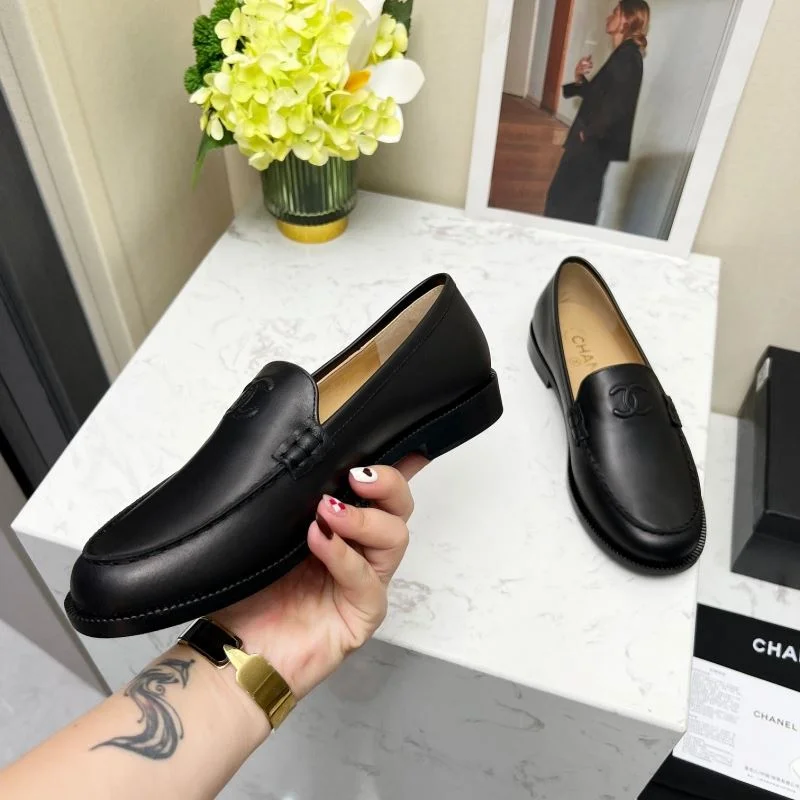 Chanel Low Shoes Lightweight 20301