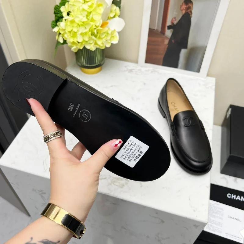 Chanel Low Shoes Lightweight 20301
