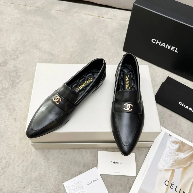FashionForward Chanel Low Shoes 20303