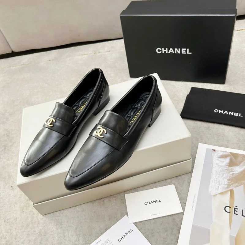 FashionForward Chanel Low Shoes 20303